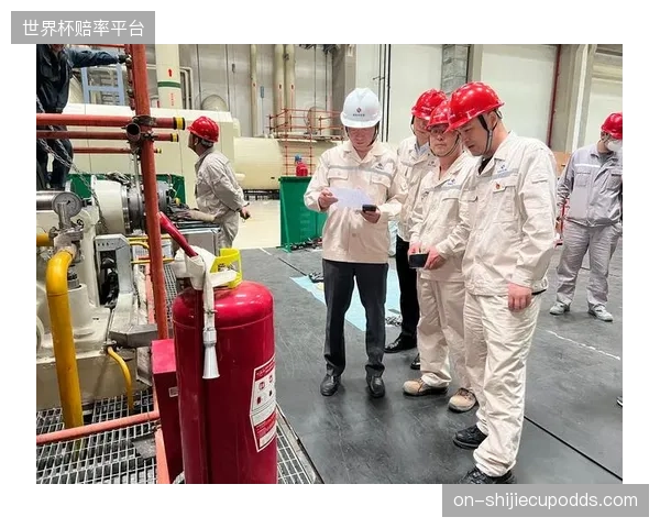 在强调安全调度的同时，运动绿道上部署的密集人脸识别传感器，如何界定公共安全与个人隐私的边界？